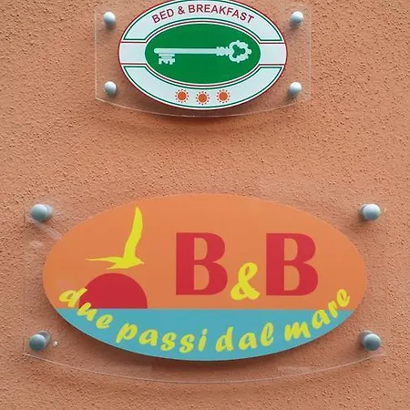 Due Passi Dal Mare לינה וארוחת בוקר *