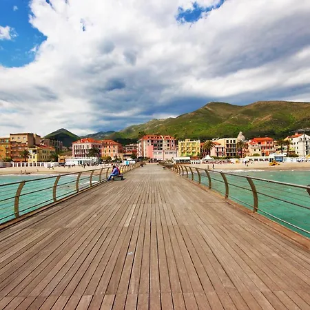 Due Passi Dal Mare *
